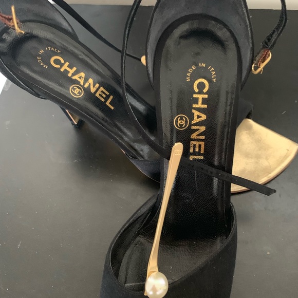 - Chanel Sandals /Buckle broke 2 half inches/ toy can add a new Strap - Picture 4 of 12